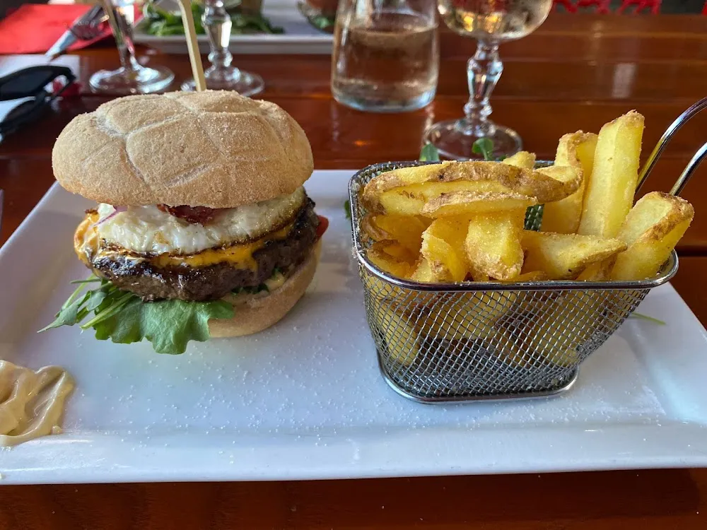 Burger Au Foie Gras Et Au Magret